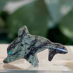Native American Zuni Hand Carved Dolphin Fetish Stone Porpoise Animal Bead .8”